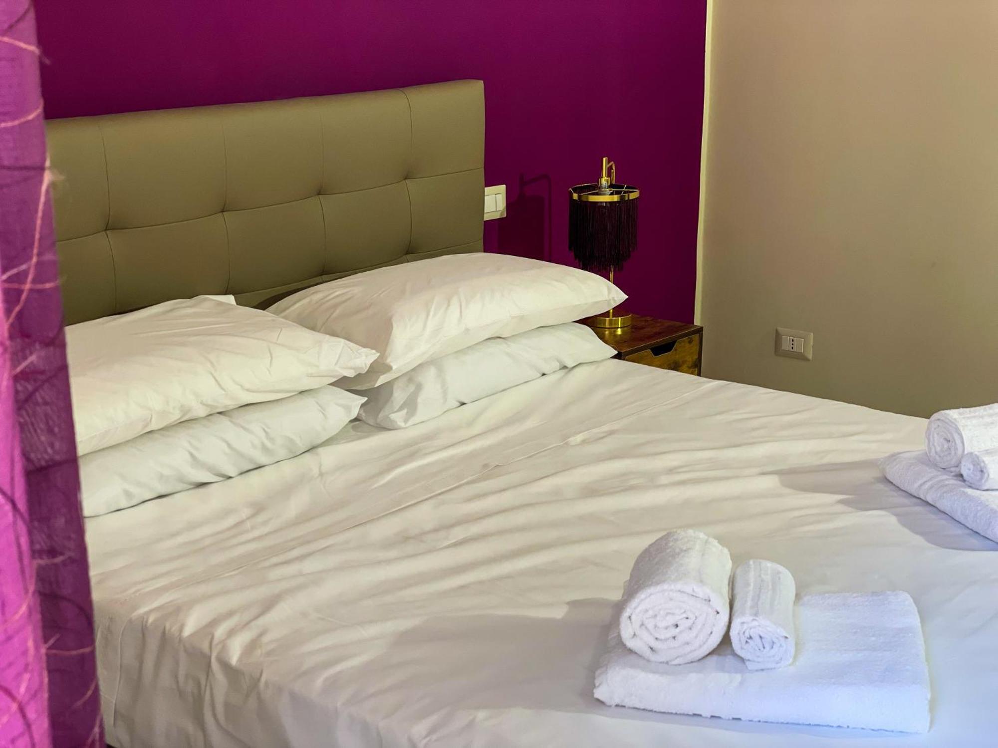 Louma Rooms Bari Bagian luar foto