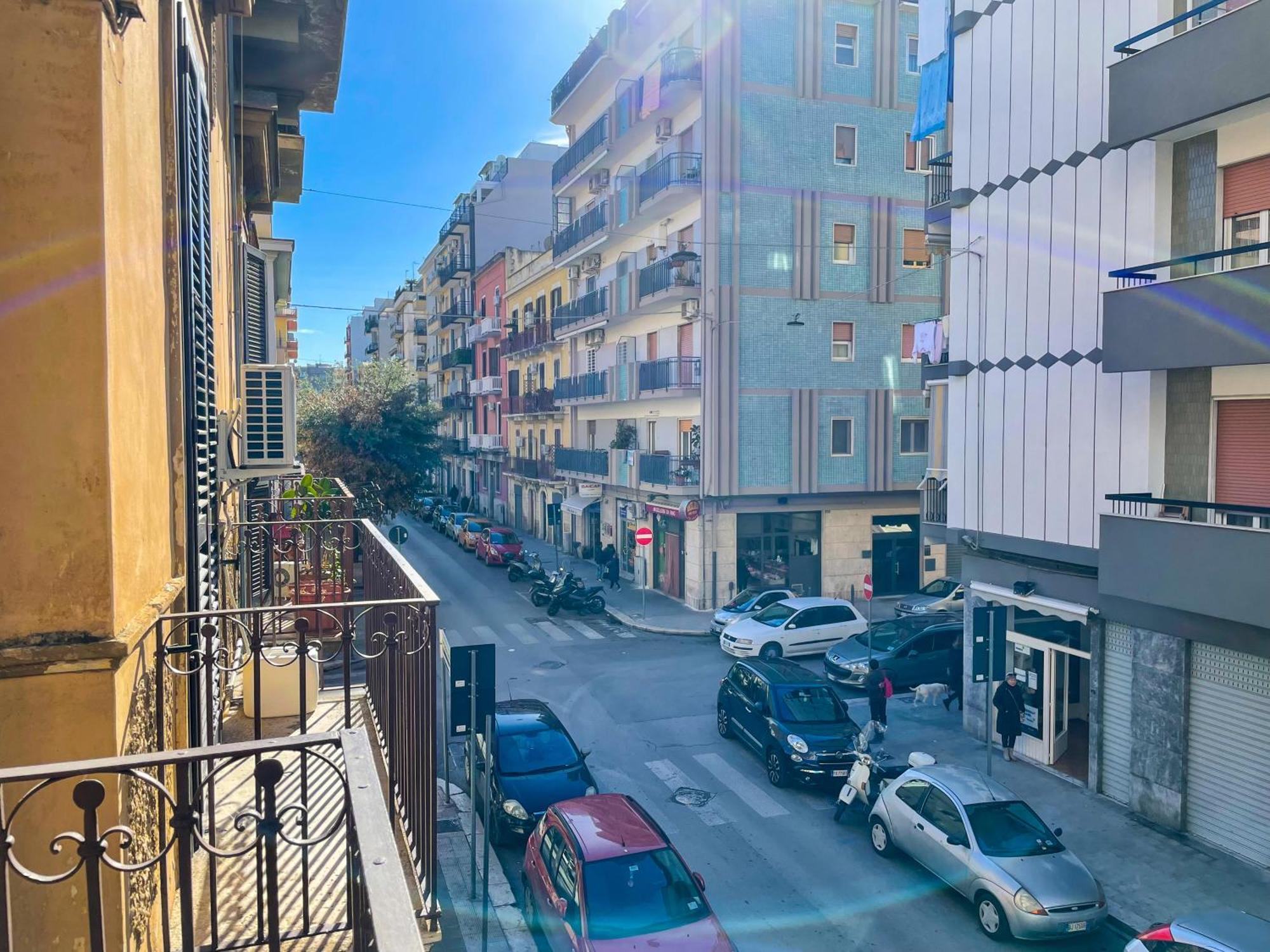 Louma Rooms Bari Bagian luar foto